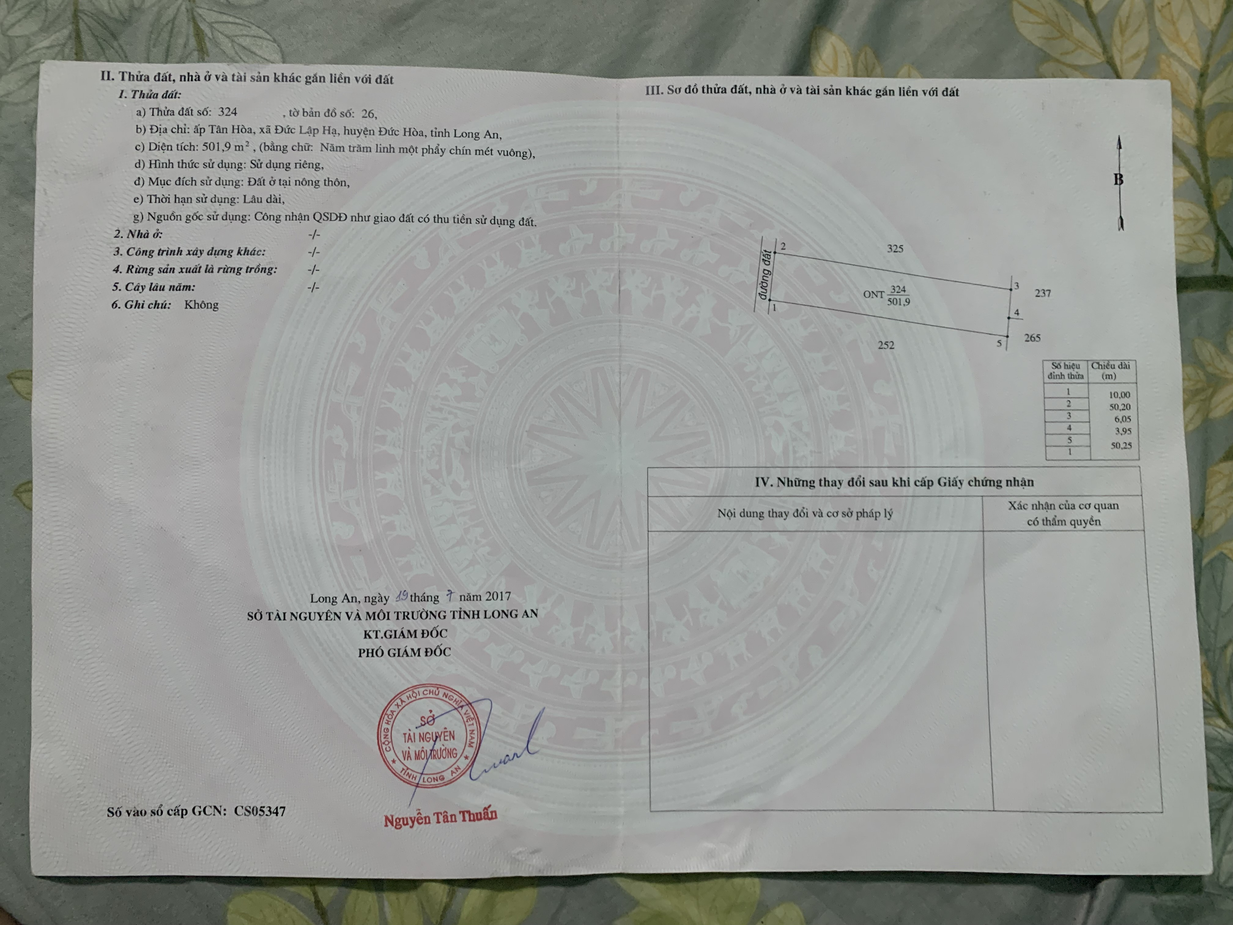 Chính chủ cần bán đất nền 501,9m2 ( Sổ hồng riêng )
- Ngang 10m dài 51,9m  
- Đất ở, full thổ cư
- Đường đất 4m
tại ấp Tân Hoà, xã Đức Lập Hạ, huyện Đức Hoà, tỉnh Long An ( cũ )
tại ấp Tân Hoà, xã Đức Lập, tỉnh Tây Ninh ( mới )
( gần Cát Tường Phú S