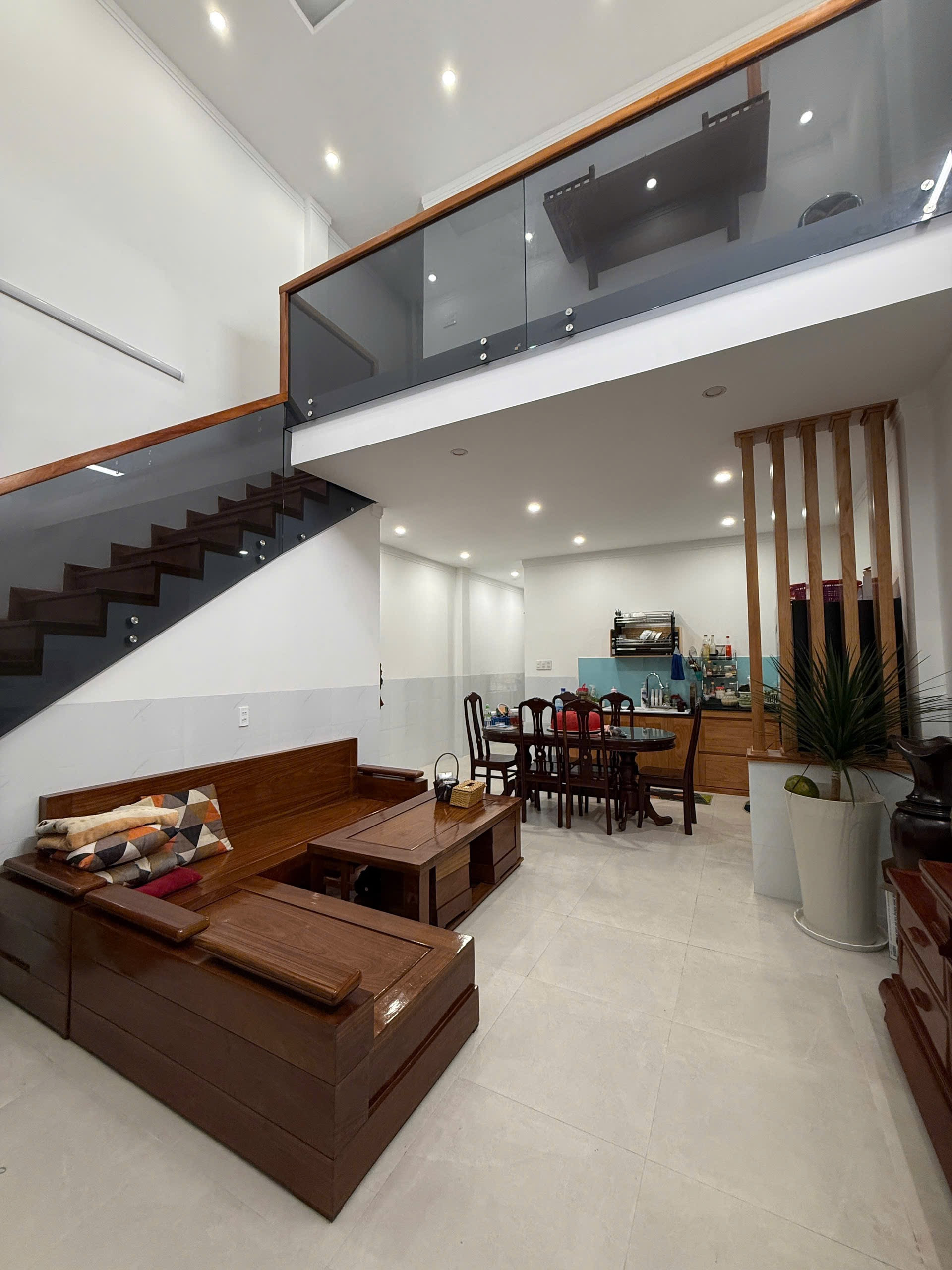 Nhà Trung tâm Đức Trọng. Đường Nguyễn Tri Phương. 2pn