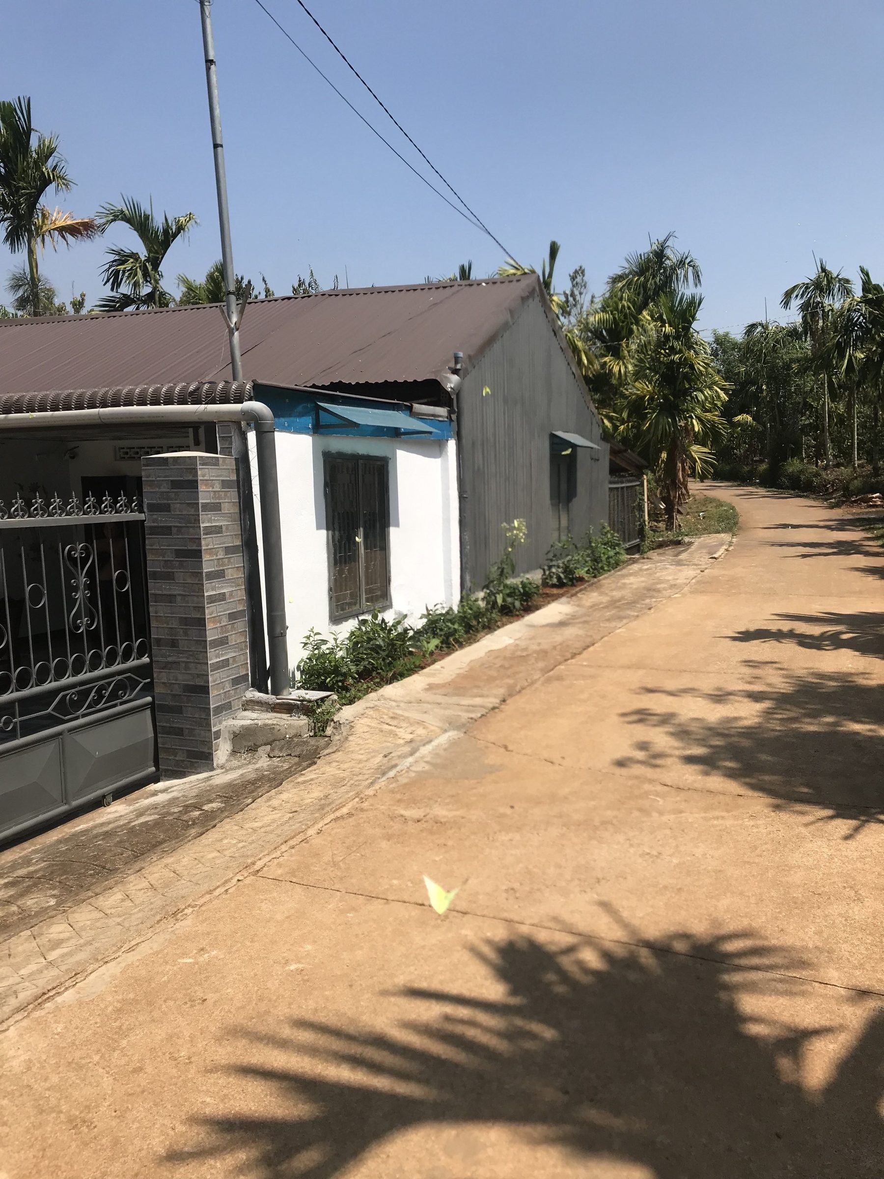 Bán đất 2049.5m² có sẵn 400m² thổ cư ngang 48.0m giá 2.2 tỷ tại Xã Ea Ktur