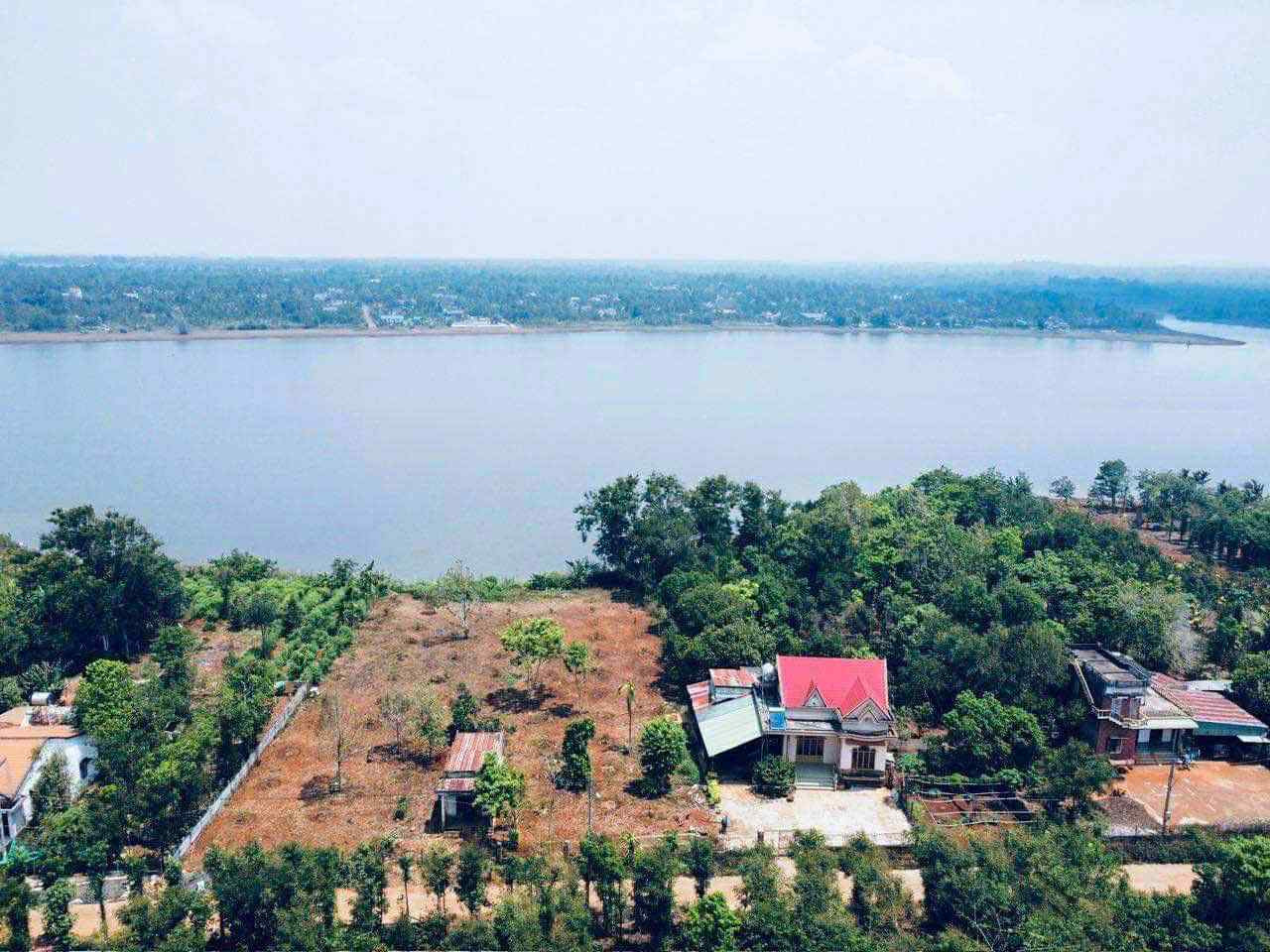 Bán đất 3000m² giá 10.79 tỷ Xã Ea Ktur