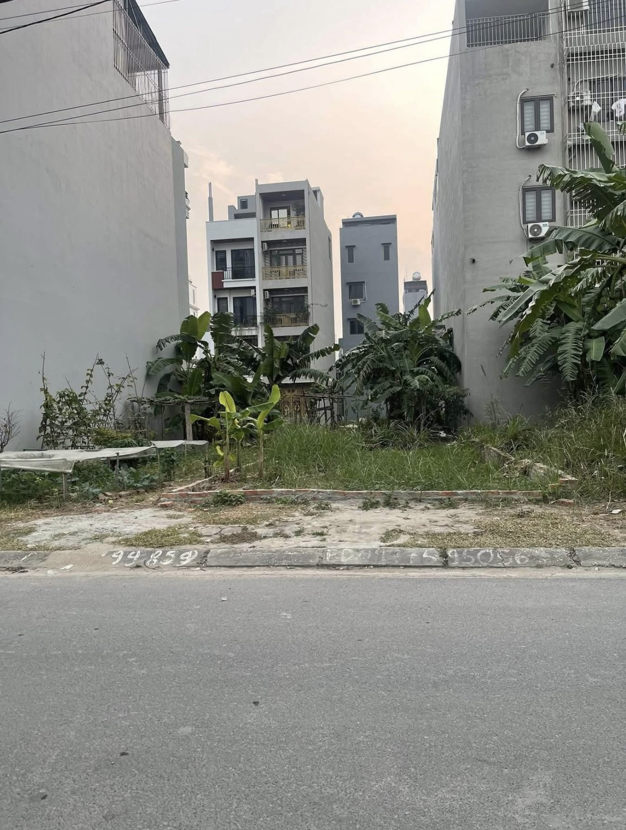 Bán gấp trước tết 100m² full thổ cư ngang 6m giá 4.65 tỷ tại Tân Xã trung tâm Hoà Lạc