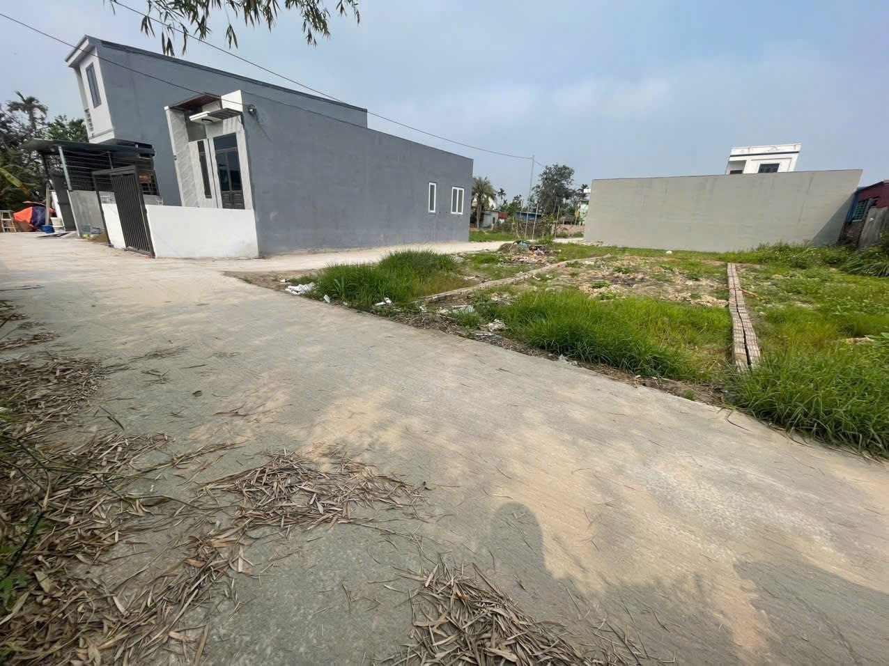 Cắt lỗ 100m² full thổ cư ngang 5m giá 4 tỷ tại thôn Phú Hữu Tân Xã trung tâm Hoà Lạc