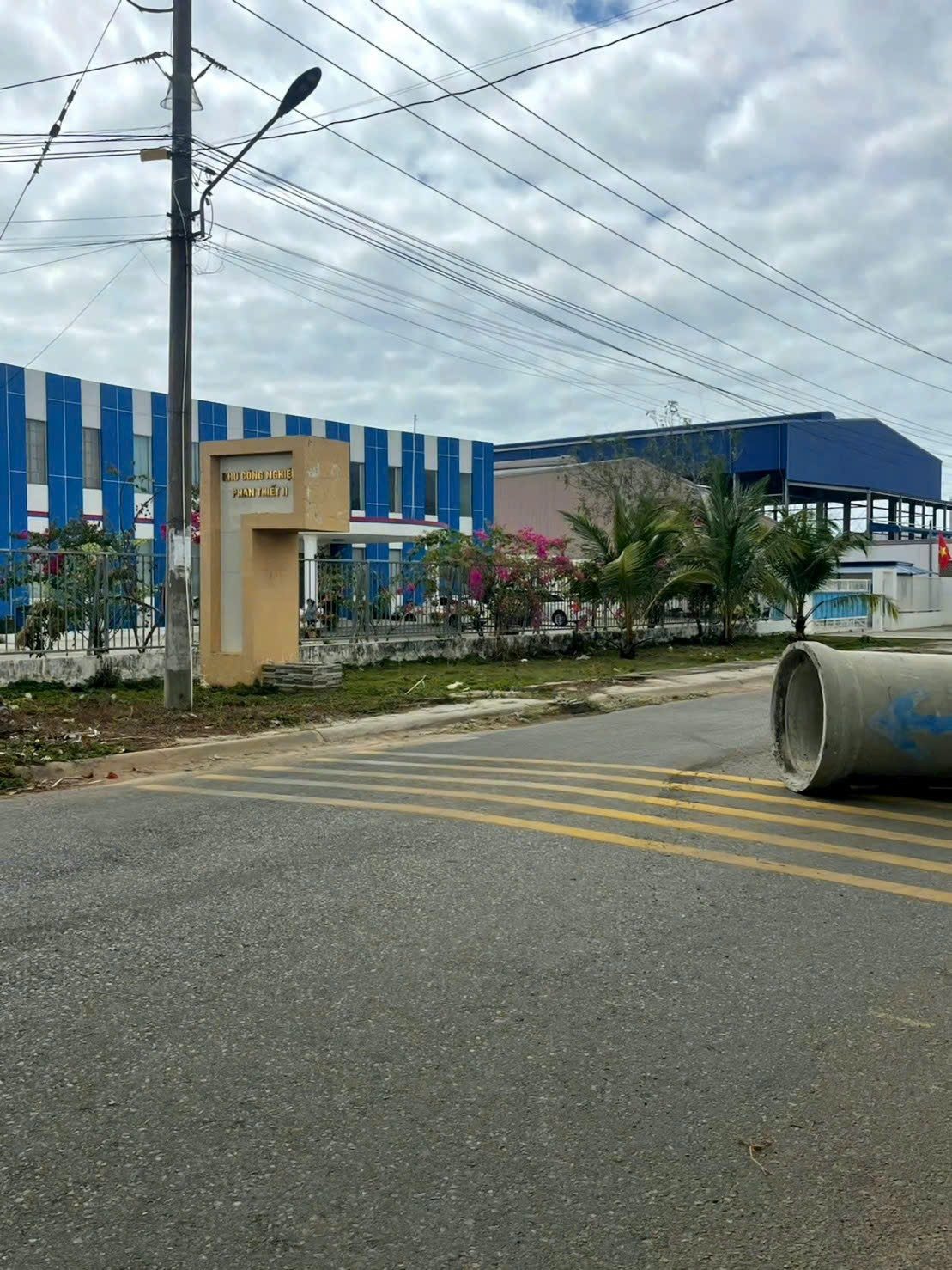 Bán đất 137m2m² có sẵn 100m2m² thổ cư ngang 4,9m giá 1.4 tỷ tại Xã Hàm Liêm