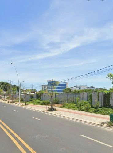 Miếng đất lớn vị trí vàng ngã tư biển Hồ Tràm - đất ở có thổ cư DT 1014m2
