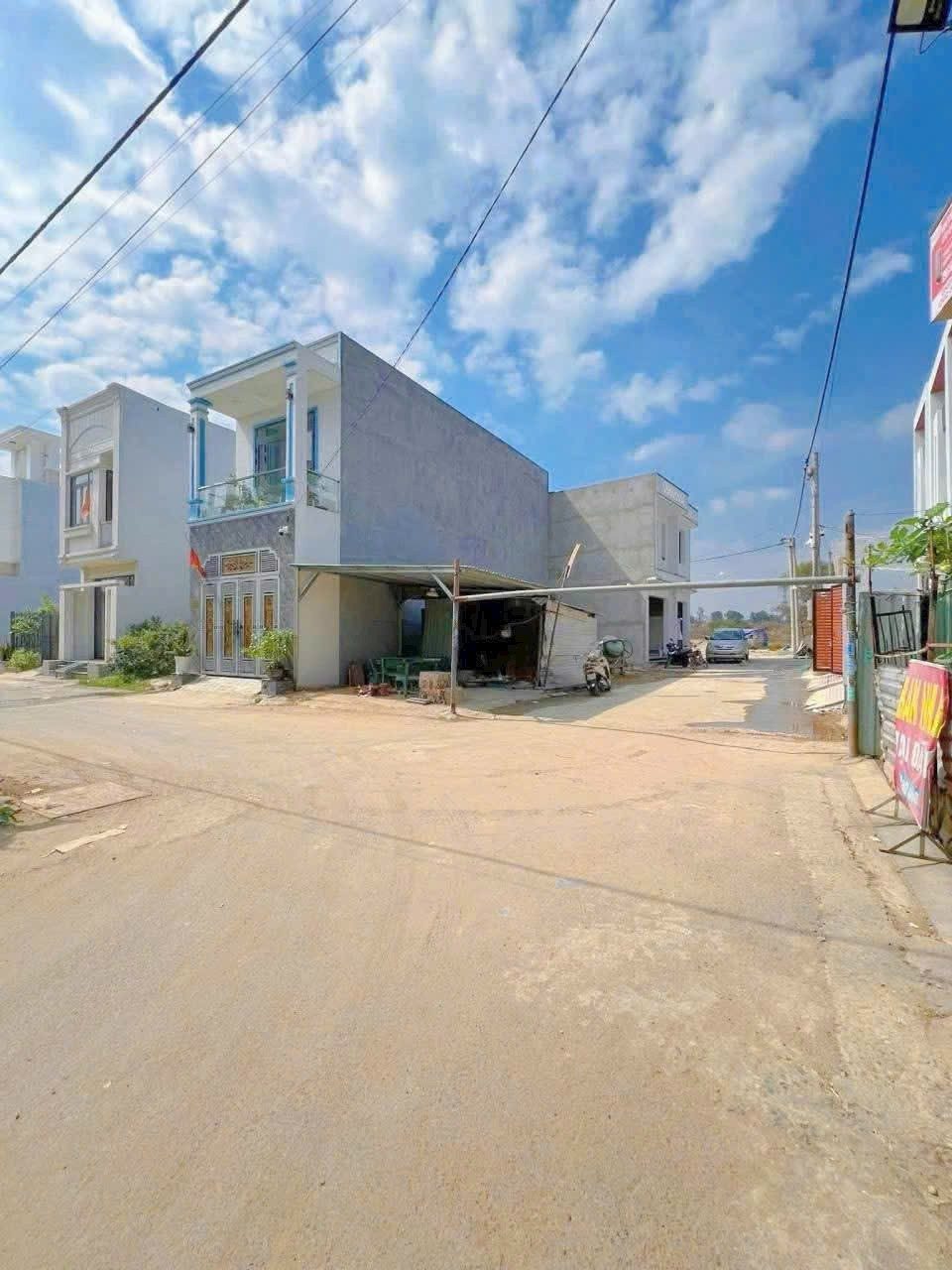 Đất sổ riêng thổ cư 100%, đường nhựa 6 m giá 1.7 tỷ