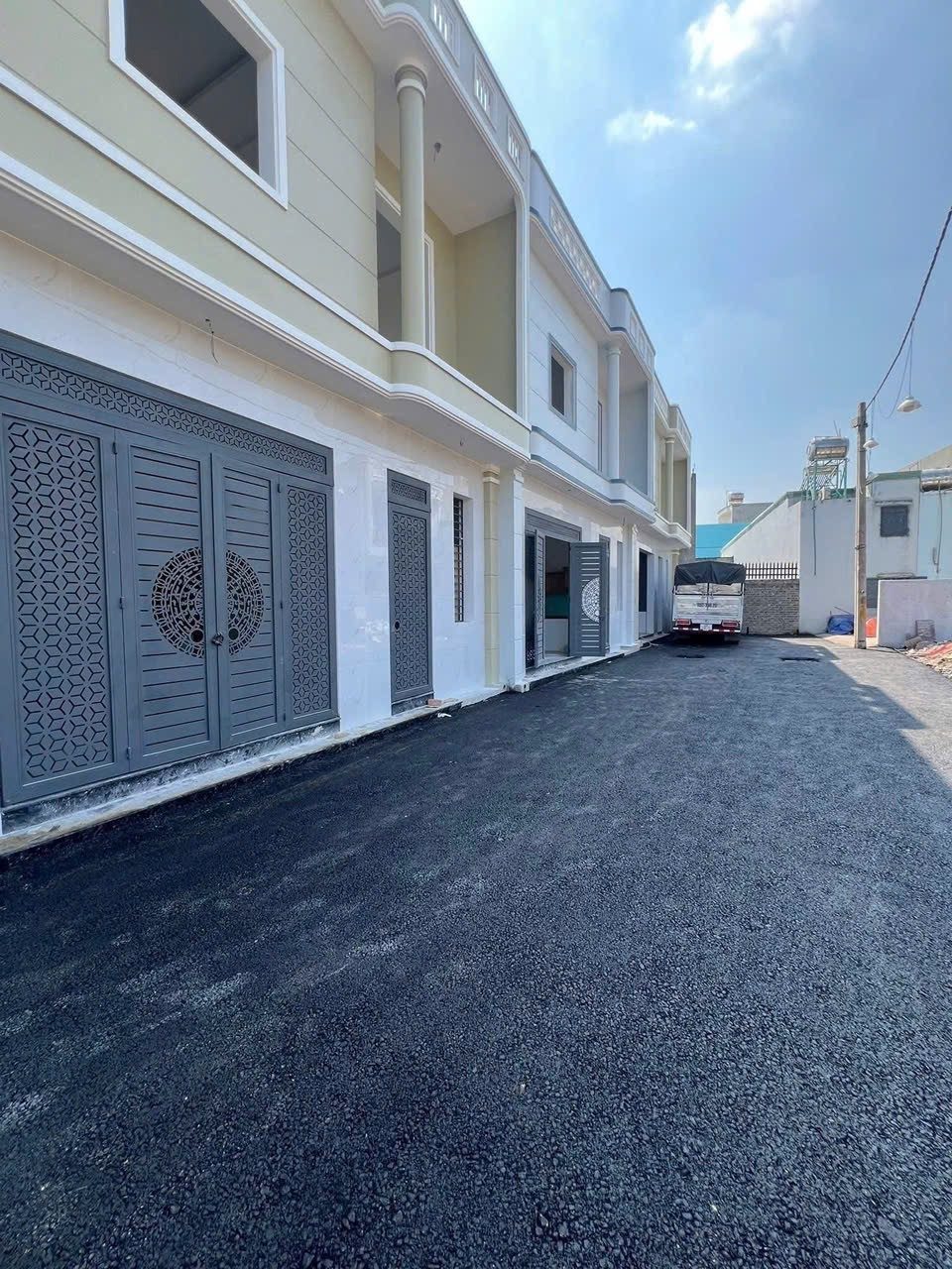 BÁN NHÀ SỔ RIÊNG ,GIÁ 2TỶ800, Đường Ô Tô Né Nhau, Thổ Cư.3Pn