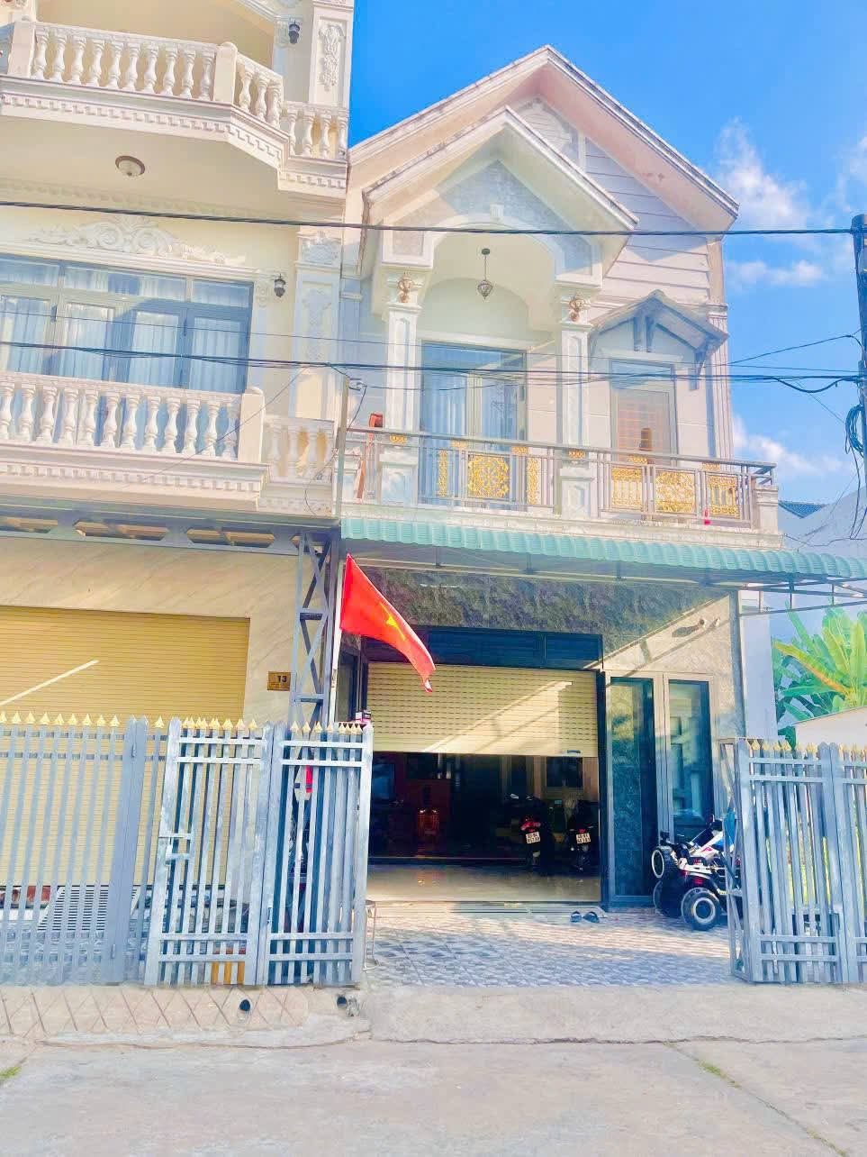 Nhà 1 lầu 1 trệt sân ô tô khu tdc Hóa An 3.6 tỷ_75m2