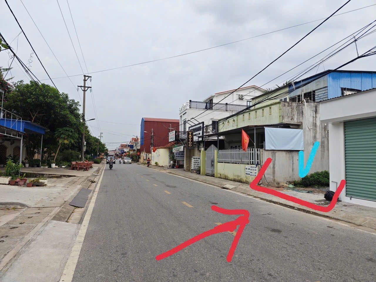 LÔ ĐẤT MẶT ĐƯỜNG QUÁN NẠO – HÒA BÌNH – THỦY NGUYÊN .l/h;076.231.9990 e Thuý 
– VỊ TRÍ KINH DOANH TIỀM NĂNG
Lô đất sở hữu diện tích hợp lý, mặt tiền rộng 4,8m, thế đất nở hậu, mang lại giá trị thẩm mỹ và yếu tố phong thủy tích cực.
Tọa lạc trên mặt đườn