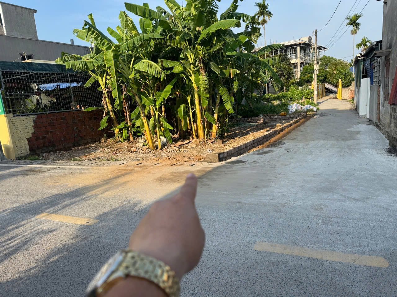Bán 98 m lô góc Hoa Động đường trải nhựa 7m thông các ngả . L/h:076.231.9990 e Thúy