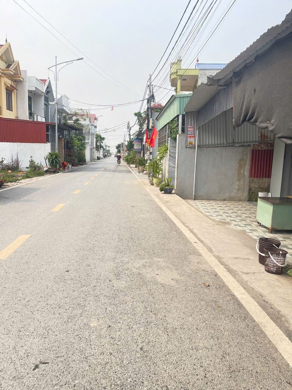 Bán lô góc 92m còn lại sau làm đường. Đường nhựa 7m tại Hoa Động .L/h:076.231.9990 em Thuý