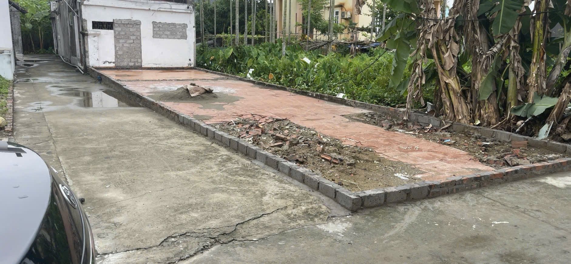 Chủ gửi bán 60 m lô góc Hoa Động đường thông ô tô đi lại thuận tiện.l/h;076.231.9990 e Thúy