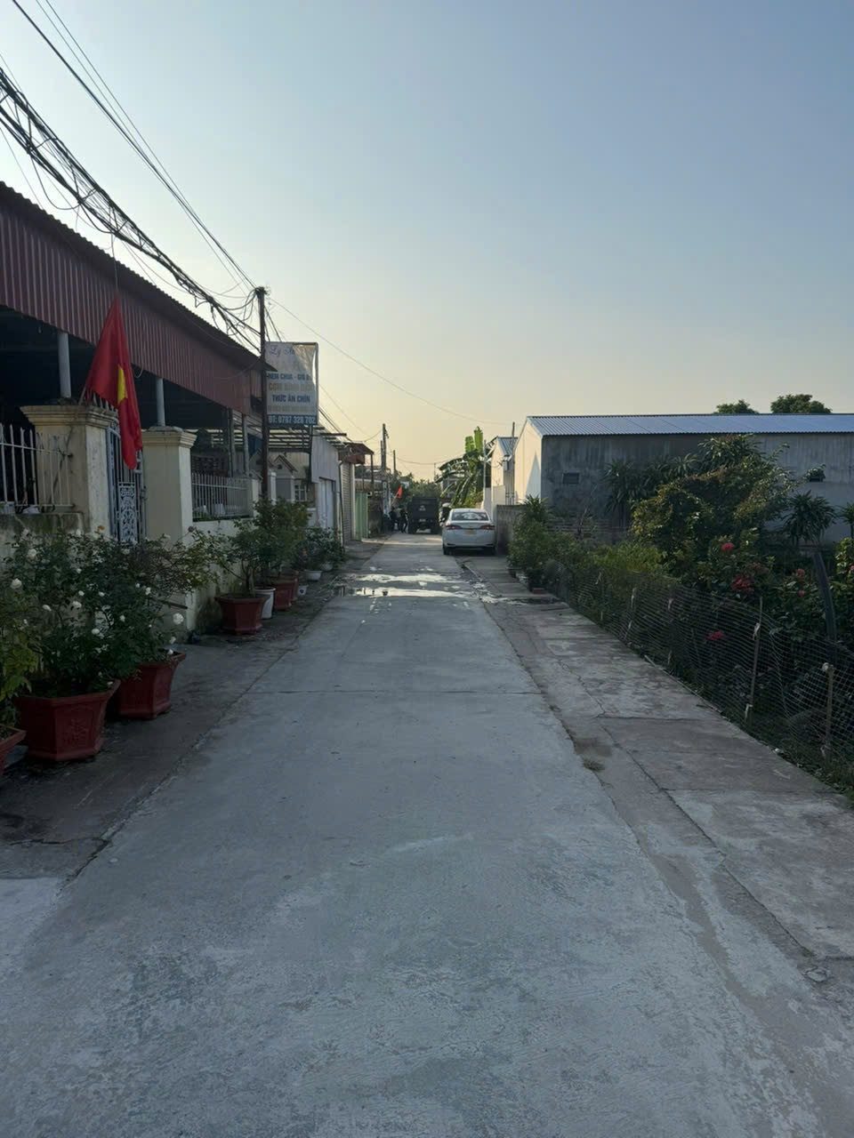 Bán 70 m Hoa Động ngõ ô tô , ngay sau nhà khách Hải Quân .l/h:076.231.9990 e Thúy
