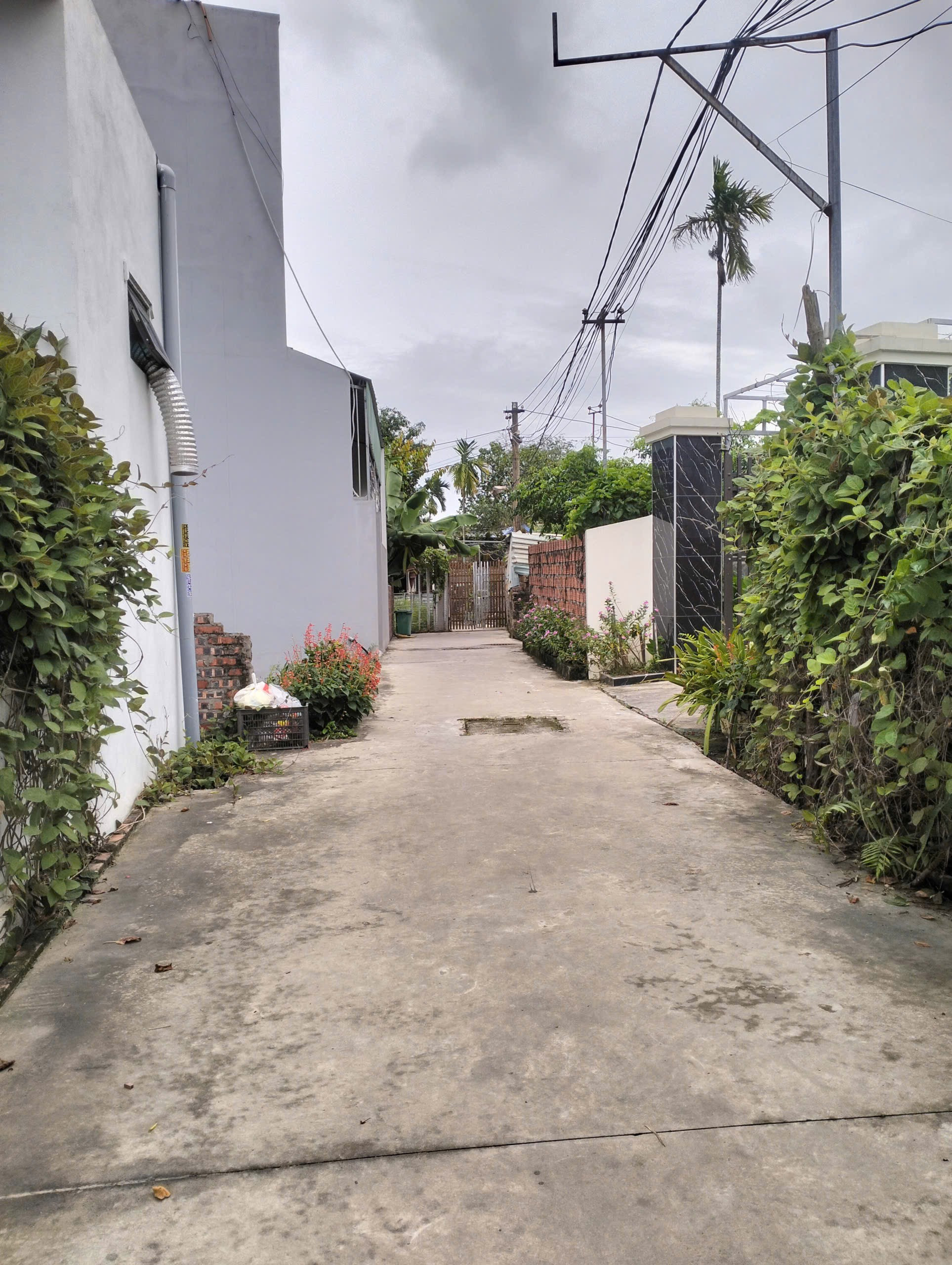 Bán Đất 134m2 giá 2.68 tỷ tại Hoa Động ngõ ô tô 
L/h:076.231.9990 e Thúy