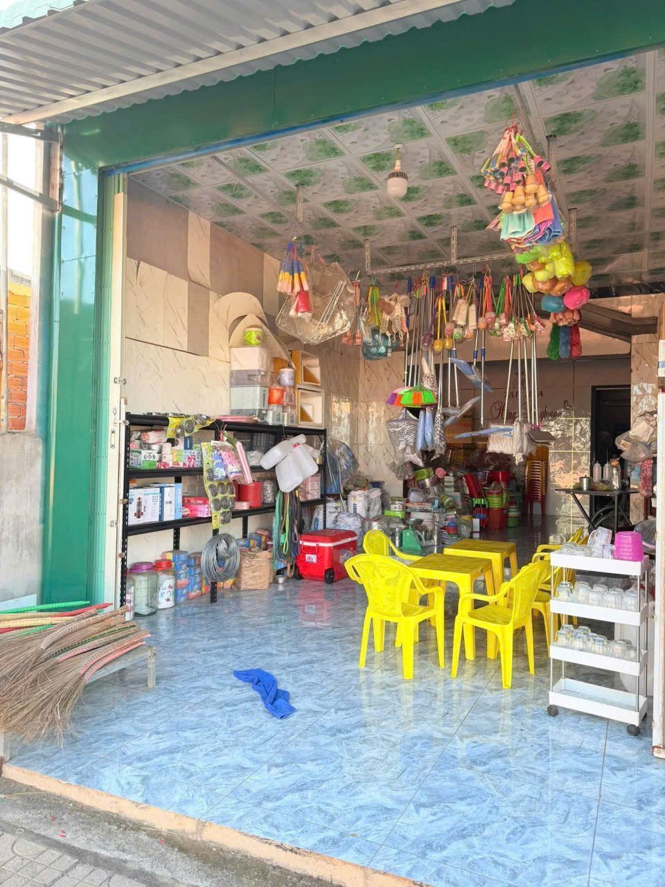 Bán nhà 251.3m² có sẵn 50m² thổ cư ngang 8m giá 3.2 tỷ Mt tỉnh lộ 328