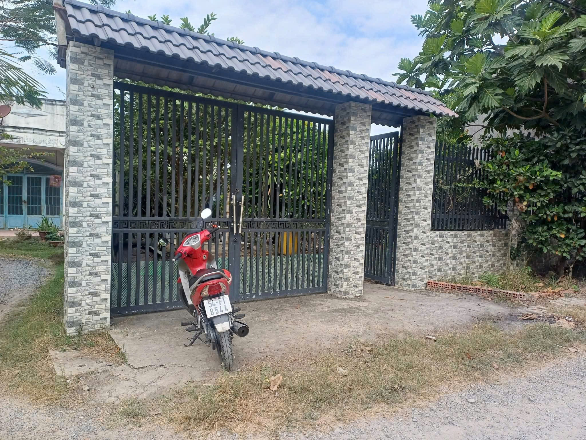 Bán nhà 350.2m² có sẵn 170m² thổ cư ngang 11m giá 1.75 tỷ tại Xã Hòa Khánh