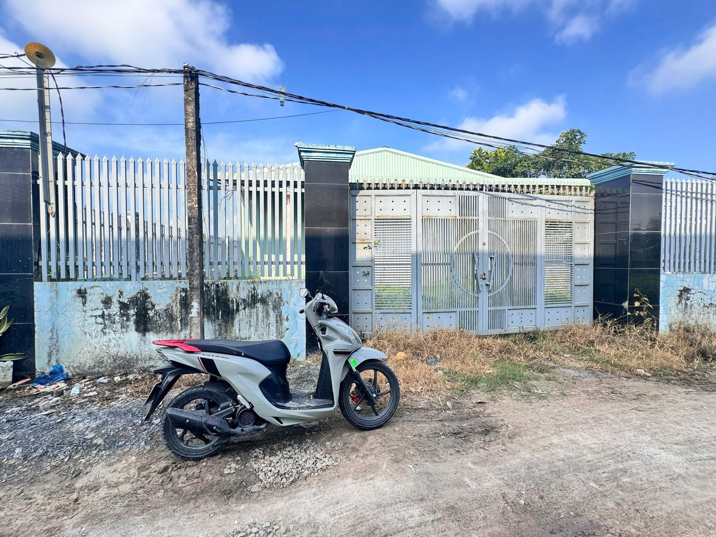 Bán nhà 556m² full thổ cư ngang 11m giá 3.4 tỷ tại Xã Hòa Khánh