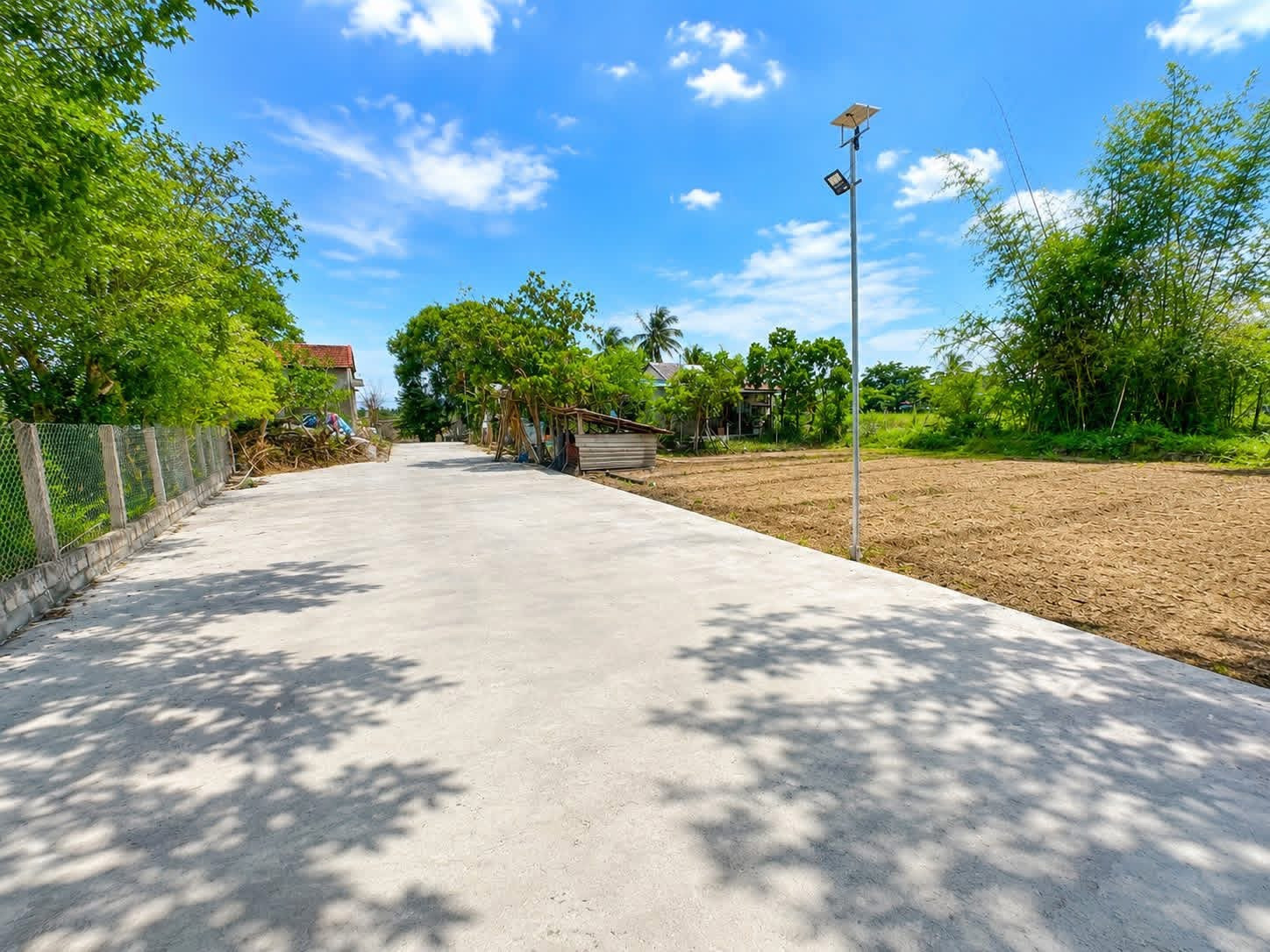 Đất gần chợ Tuý Loan - ngay Quốc lộ 14B vào 300m - giá chỉ nhỉnh 1tỷ2xx/lô