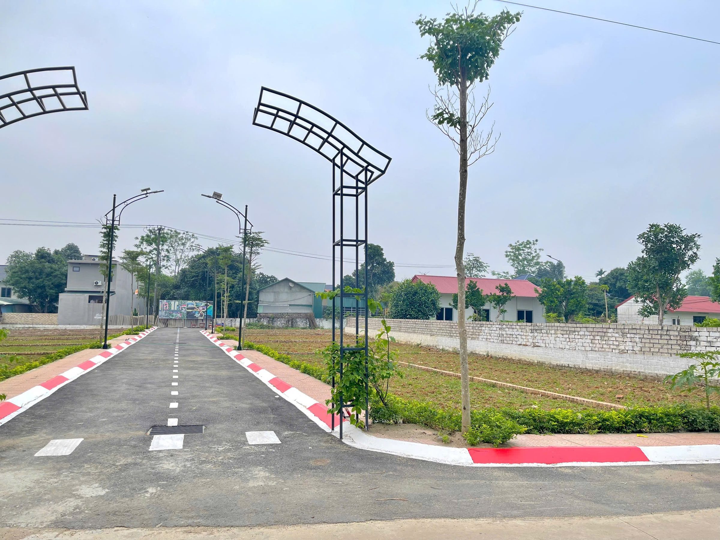 Hàng f0 sẵn sổ . 100m2 full thổ cư