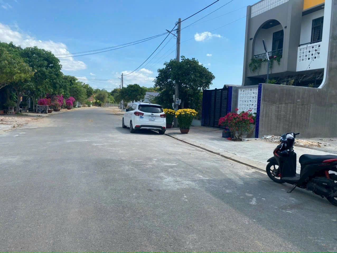 BAN LÔ ĐẤT BIỆT THỰ -  đất đẹp Khu vực quán Dê Tại Bàn, đường nhựa vỉa hè, dân cư đông , mát mẻ, cách Võ Văn Kiệt 50m - TP Bà Rịa.