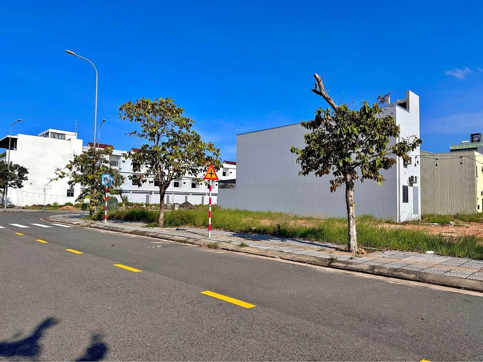 🔥Lô góc 2MT ngay DT 602 - Liền kề biệt thự Liên Chiểu - Giá 1 tỷ 780🔥