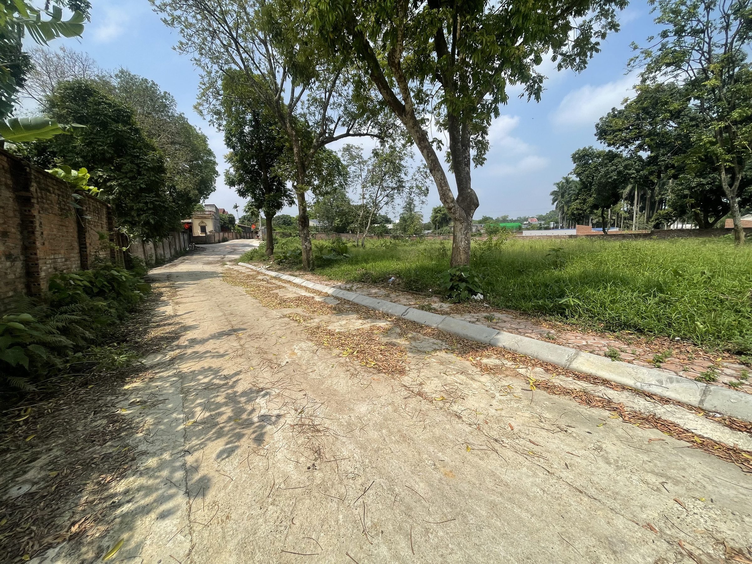 LÔ GÓC 2 MẶT TIỀN CẠNH KHU CÔNG NGHIỆP LƯƠNG SƠN