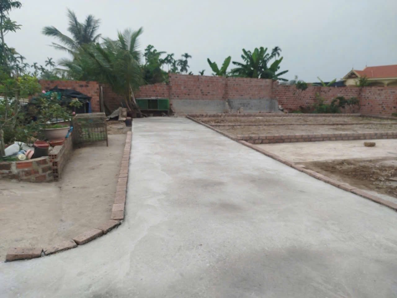 ✅Hoàng Động - Cạnh Đấu Giá Hoàng Động 
L/h:076.231.9990 e Thúy 
DT : 60m2 - Ngang 4,5m nở hậu 4,52m
Hướng Bắc

👉Ngõ ô tô 7 chỗ đỗ tận cửa , cạnh khu đấu giá Hoàng Động
👉Xung quanh dân cư đông đúc , tiện ích trường học, chợ, trạm y tế , uỷ ban xã cũ 