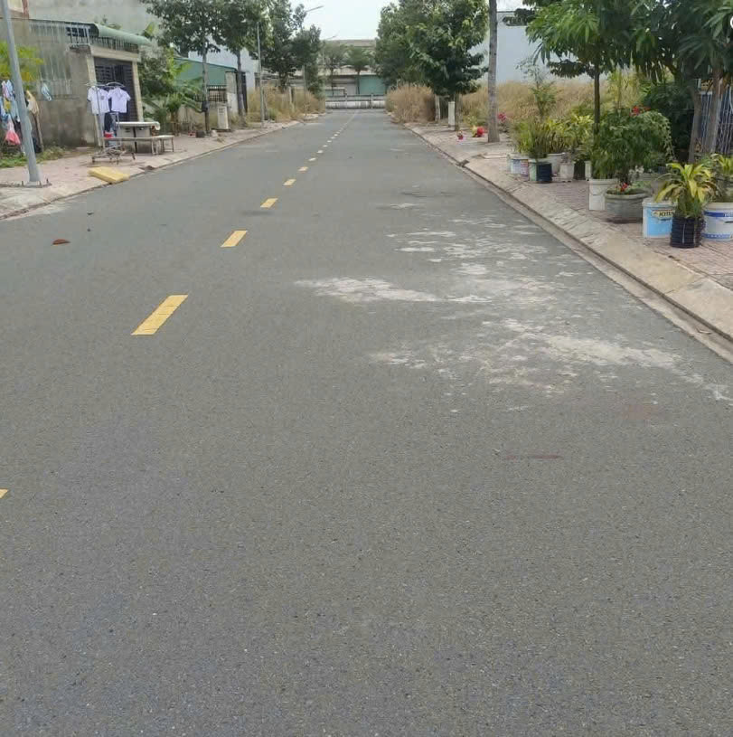 Bán đất đường N3 kdc Hội Nghĩa , đường nhựa 15m thông 2 đầu .  Dt 5x20 full thổ cư .  Giá ngộp cần bán nhanh 1ti 2xx , rẻ bằng đường N nhỏ . Sổ hồng sẵn , công chứng trong ngày....