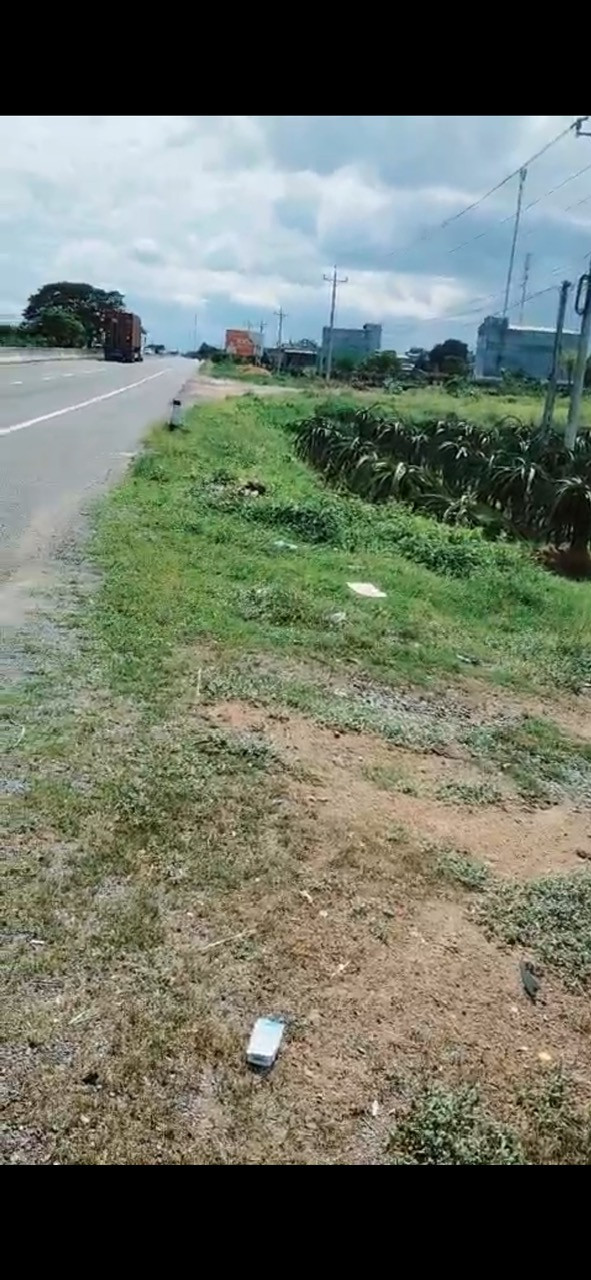 Bán đất 2800m² ngang 25m giá 8.8 tỷ Xã Hồng Thái