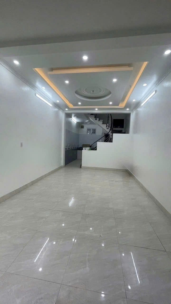 🆘🆘Bán nhà mặt đường chợ Hoàng Mai Kinh doanh buôn bán giá 3,x tỷ
Lh 0398787284