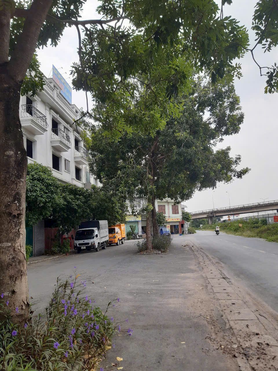 Shophouse sổ đỏ, 2 mặt tiền, mặt đường Pháp Vân - Cầu Rẽ, nằm giữa Khu C Khu đô thị thể thao Olympic