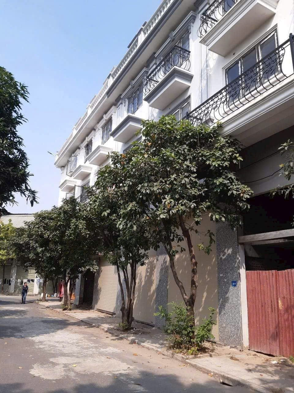 Shophouse sổ đỏ, 2 mặt tiền, mặt đường Pháp Vân - Cầu Rẽ, nằm giữa Khu C Khu đô thị thể thao Olympic