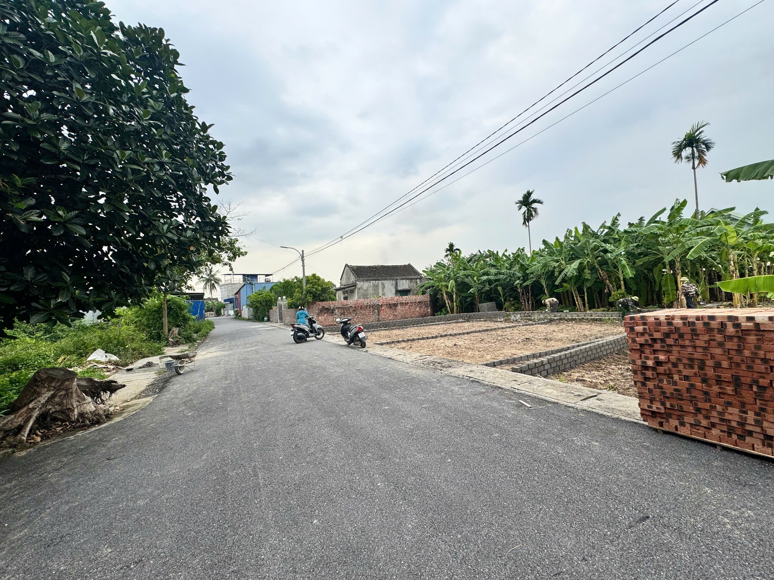 06.2026. bán lô đất 63m2 mặt đường nhựa 7m. Hợp Thành, giá 1,15 tỷ. liên hệ 0362558882