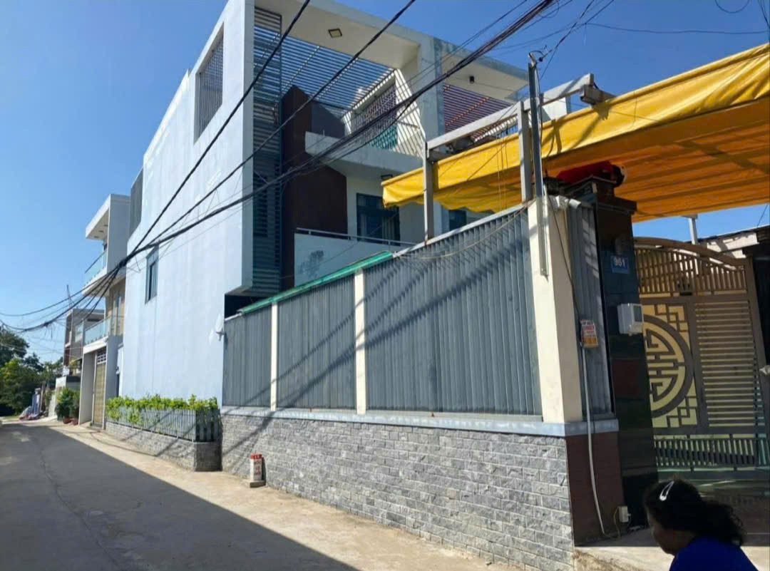 MTKD đa ngành, DT 5.5m x 24m, 4 tầng, đường An Phú Tây-Hưng Long, Xã Hưng Long, 7.7 tỷ