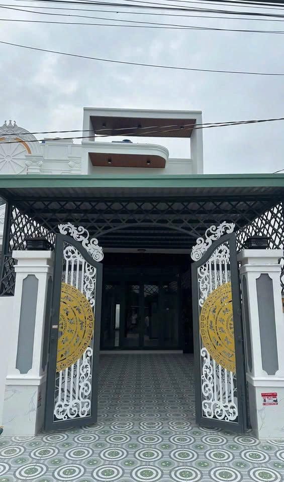 Vợ chồng ly dị bán gấp nhà Hưng Long chia tài sản