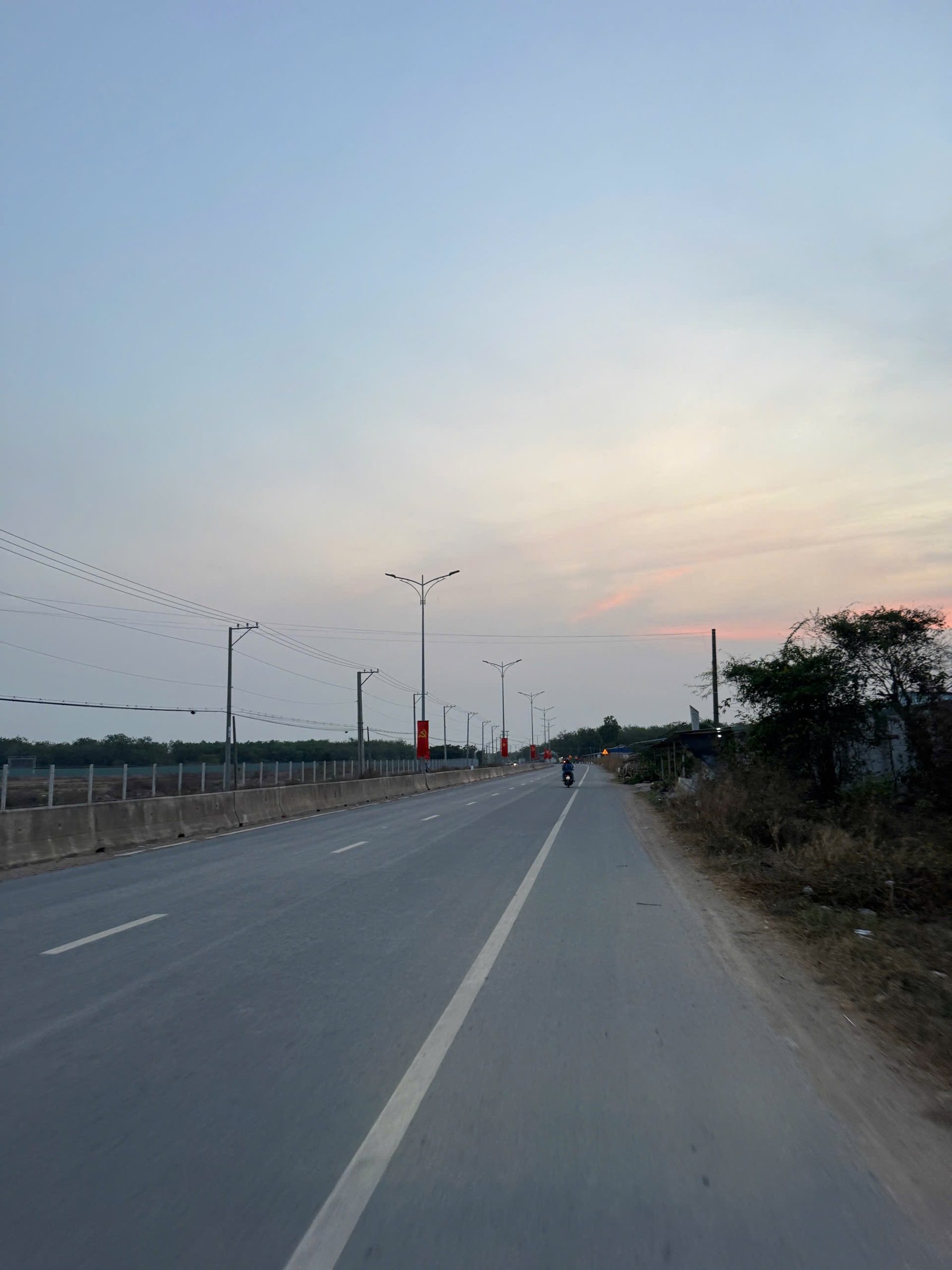 Bán đất tại Xóm Suối, Hưng Thuận, Tây Ninh, diện tích 1094 m², đã có rào sẵn, giá nhỉnh 1 tỷ