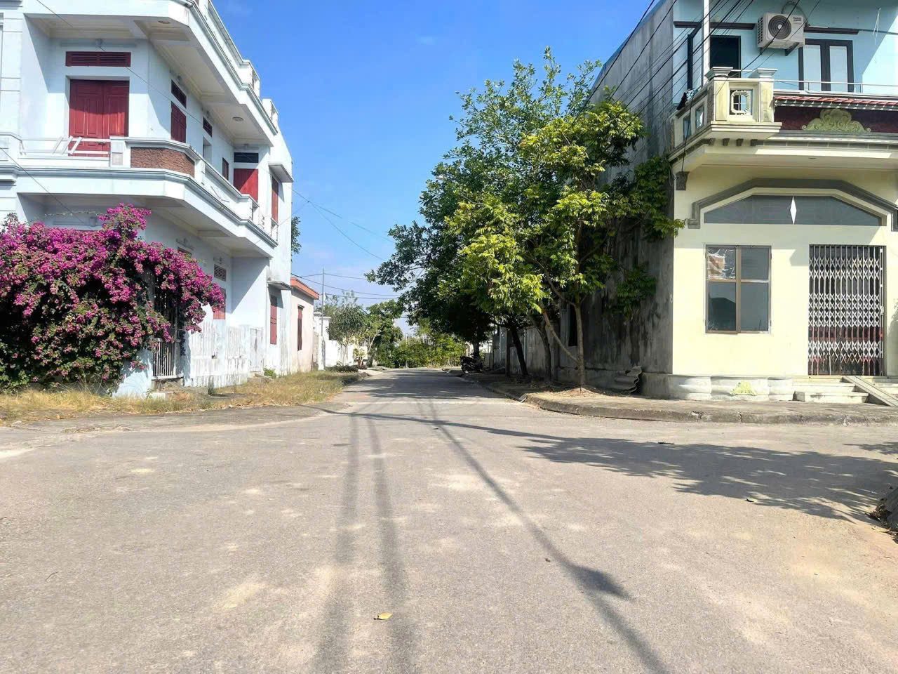 3KT97.3 ĐẤT TÁI ĐỊNH CƯ KIM ĐỚI 2 HỮU BẰNG - SÁT TĐC ĐƯỜNG SẮT - ĐƯỜNG VỈA HÈ 7M - ZÁ CHỈ 1 TỶ 8XX