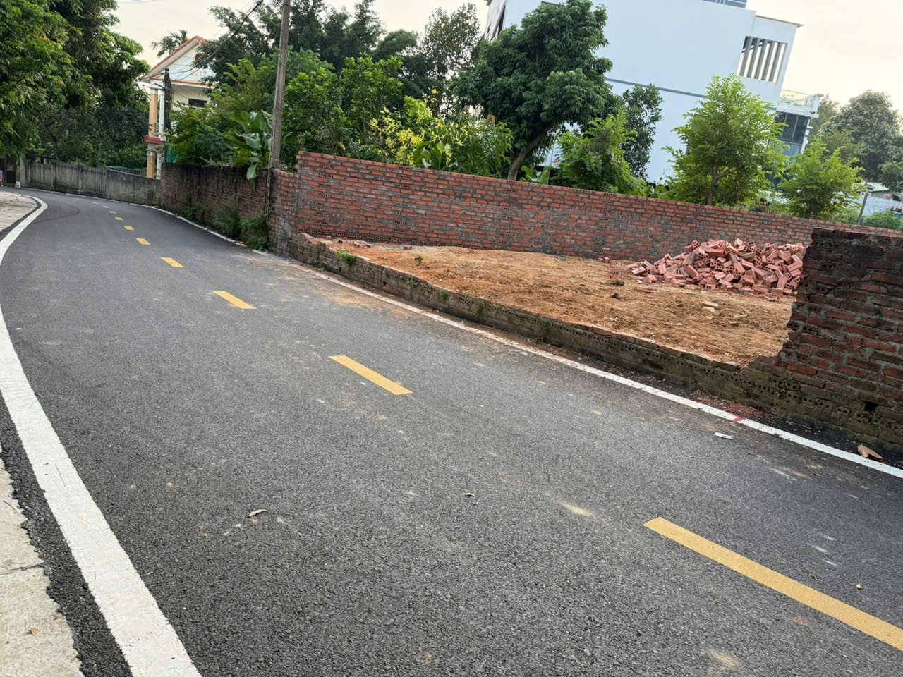 Bán đất 70,62m² ngang 4,27m giá 1.1 tỷ Xã Hy Cương