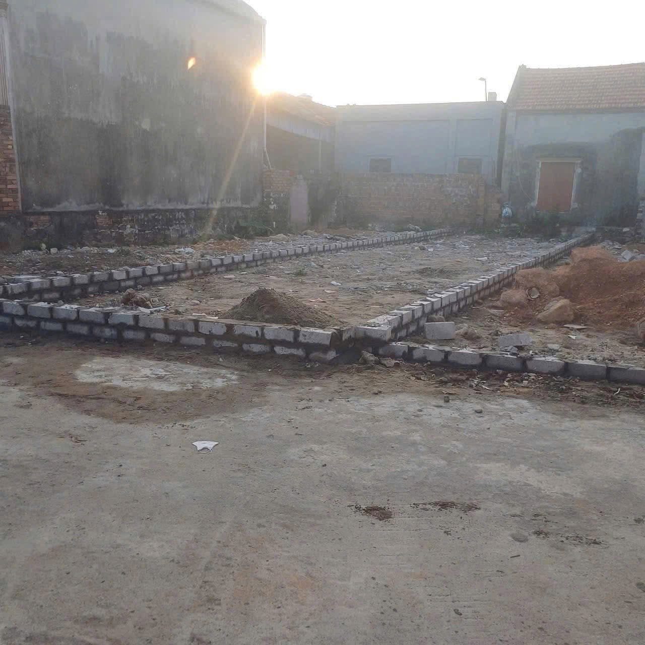 Bán  lô đất Phường Lưu Kiếm(Kênh Giang cũ)ô tô quay đầu tại đất đã có bìa.l/h:076.231.9990 e Thúy
