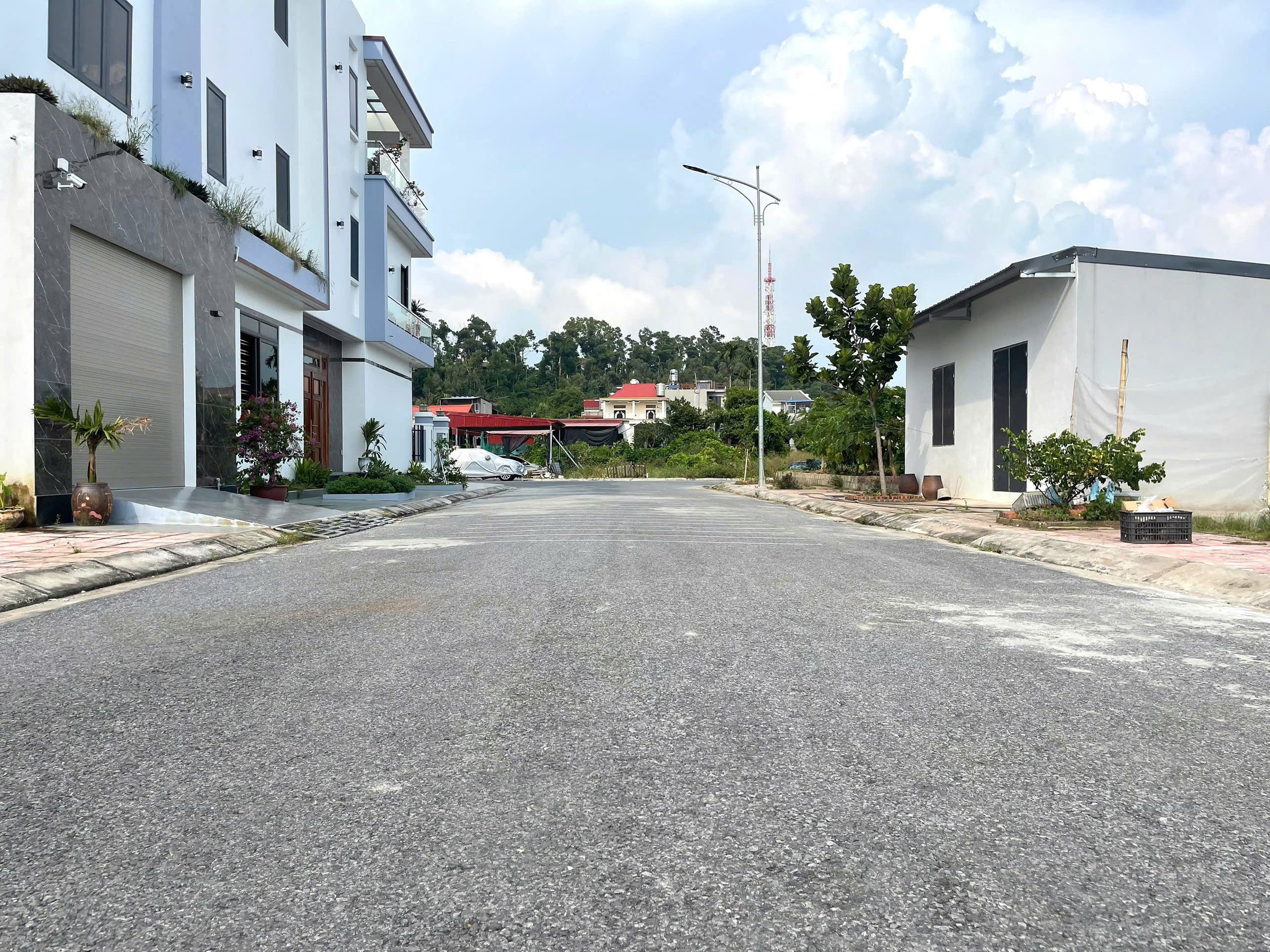 Bán 155m đất, Mặt tiền : 6m.Tại : Núi Đối - Kiến Thuỵ - Hải Phòng