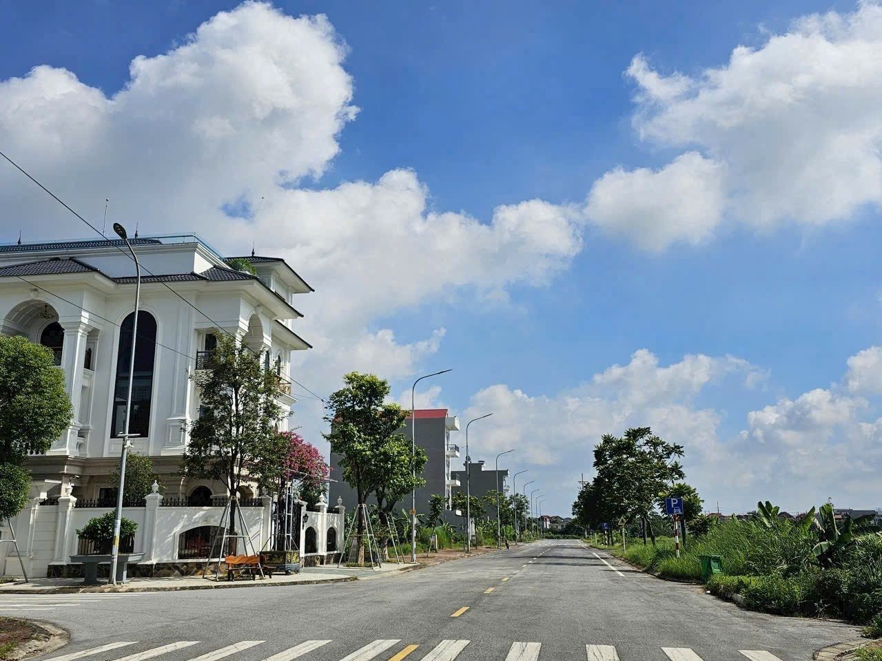 Bán lô góc đấu giá kim chân dt 286m2 + mt 19.5m đường 19m giá 13.5 tỷ
