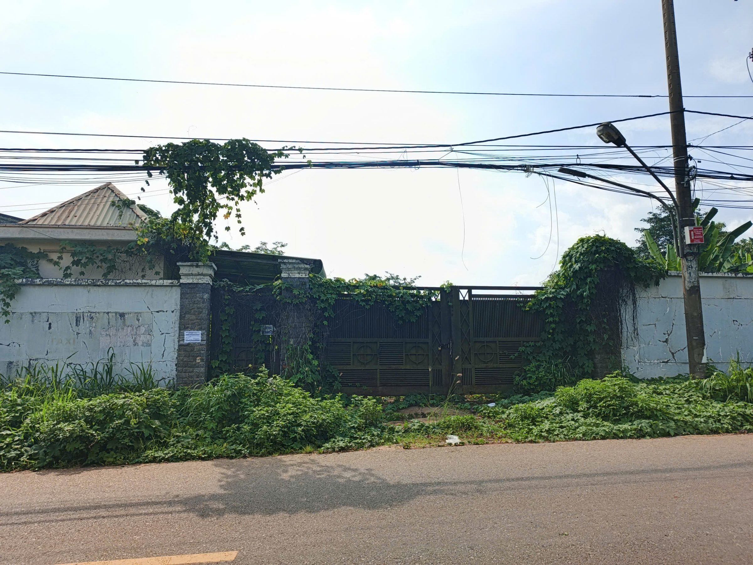 Bán lô đất 2821m2 có 300m2 thổ cư, giá 18,563 tỷ