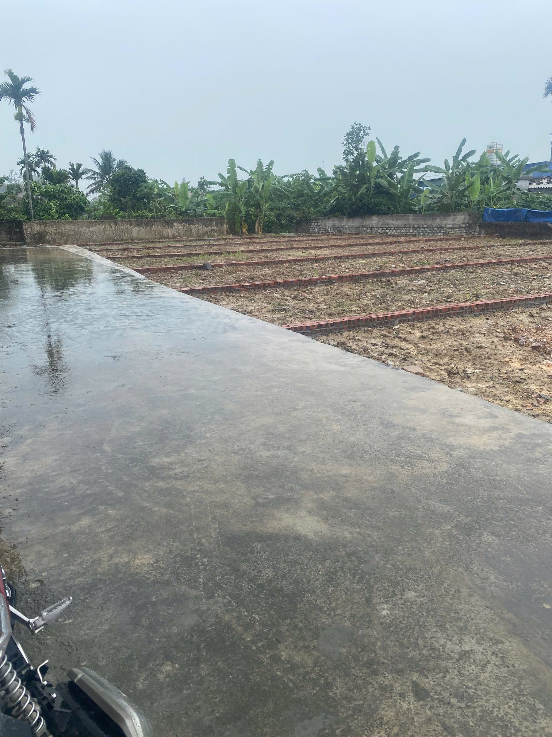 Chào bán lô đất 80m2 tại Thôn 7 , Kỳ Sơn , mặt bằng đẹp , diện tích rộng , không lỗi lầm , ô tô 7 chỗ đỗ cửa . 
Giá chỉ : 5xx
Cơ hội mua để dành hay đầu tư đều quá ok . Quý anh chị quan tâm lh em để được sở hữu 
☎️0898266583