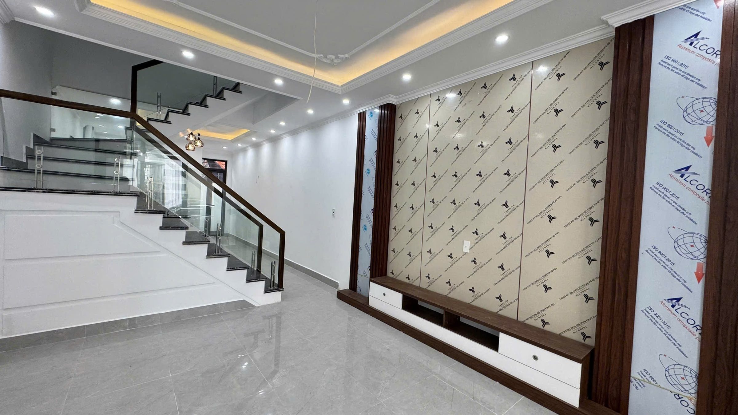 Cần bán thu hồi vốn, nhà mới xây có bảo hành. L.h 0978858116