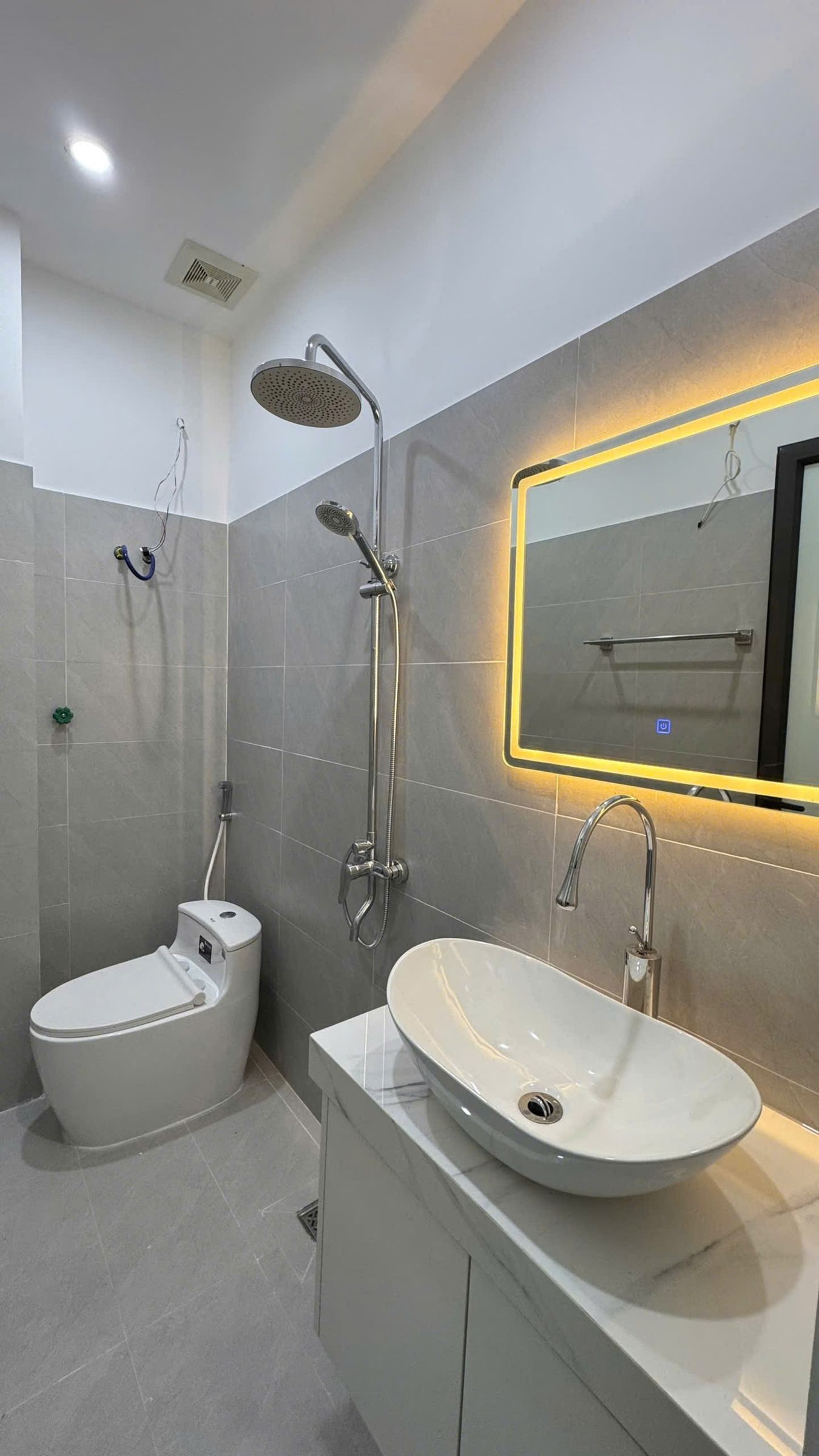 Cần bán thu hồi vốn, nhà mới xây có bảo hành. L.h 0978858116