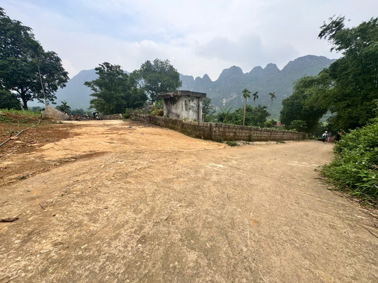 2344m có 564m đất ở - 2 mặt tiền - Địa thế cao thoáng - giá đầu tư