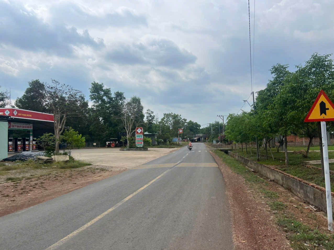 Bán đất 500m² có sẵn 100m² thổ cư ngang 20m giá 250 triệu tại Xã Long Hà