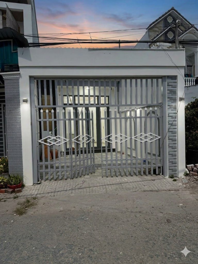 Bán nhà 123m² full thổ cư ngang 4m giá 2.05 tỷ tại Xã Long Hồ