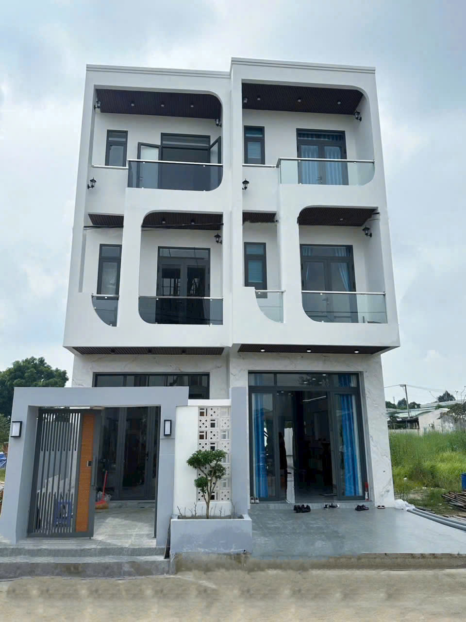 Chốt nhanh nhà phố mặt tiền – giá tốt khu vực