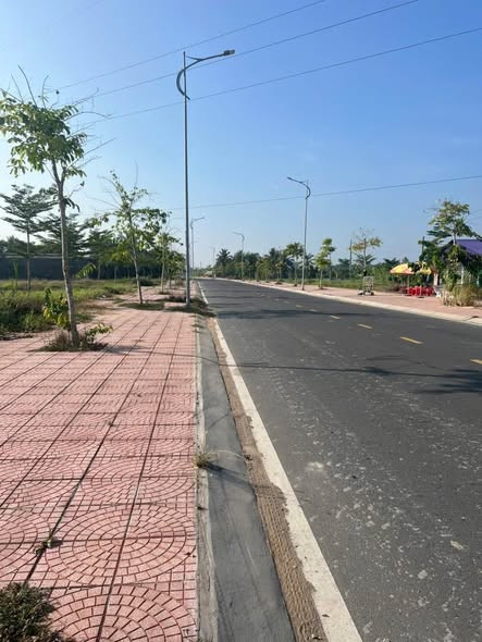2 NỀN LIỀN KỀ MẶT TIỀN ĐƯỜNG D1 – LONG HỒ, VĨNH LONG
