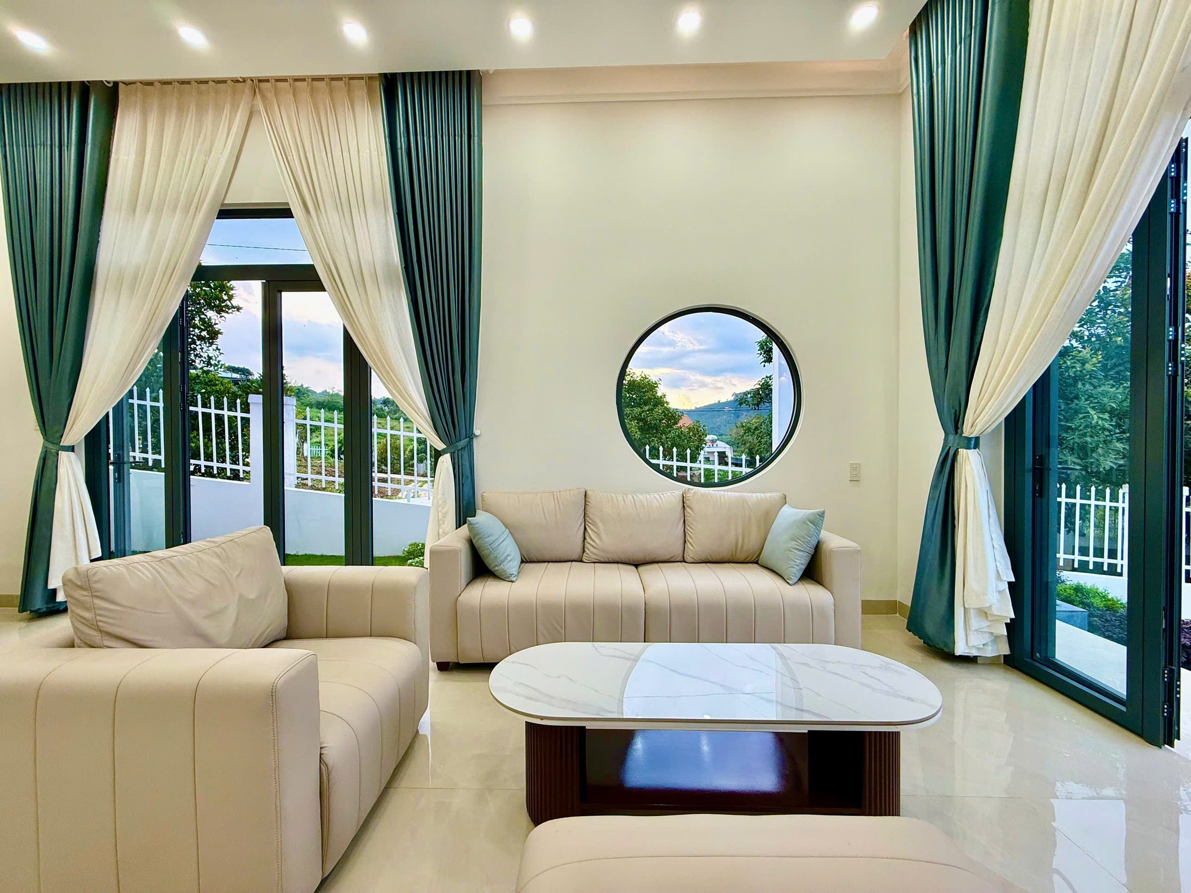 Nhà Full Nội Thất ở xã Mê Linh chỉ 5km tới địa phận Đà Lạt. Nhà View Đồi Thông. GIá 2.1 tỷ